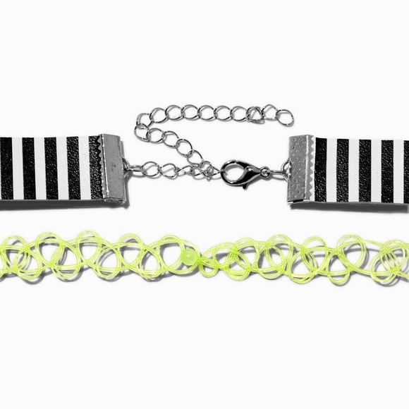 ‼️ FINAL PRICE DROP‼️ Beetlejuice Striped and Green Choker Set - Picture 3 of 3
